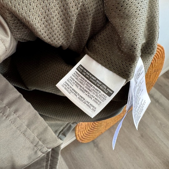 Levi’s men’s XL olive green rain jacket… - Picture 4 of 8